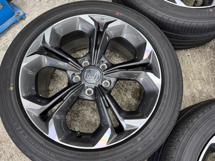 ล้อแม็ก HONDA CIVIC ขอบ 17“ ถอดป้ายแดง ยาง YOKOHAMA 215-50R17 ปี 25 สีเส้นตุ่มหน้ายางยังอยู่ครบ รูปที่ 7