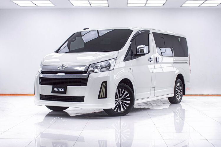 รถ Toyota Hiace 2.8 GL สี ขาว