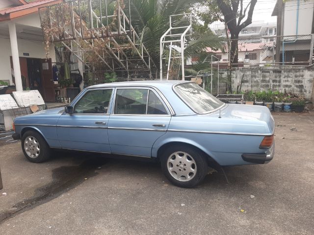 Mercedes-Benz E-Class 1975 E230 Sedan เบนซิน ไม่ติดแก๊ส เกียร์อัตโนมัติ ฟ้า รูปที่ 3