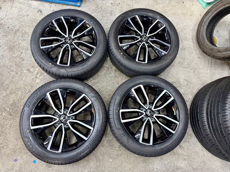 ล้อแม็ก HONDA HRV RS ขอบ 18” ถอดป้ายแดง ยาง BRIDGESTONE 225-50R18 ปี 25 สีเส้นหน้ายางยังอยู่ครบ รูปที่ 4