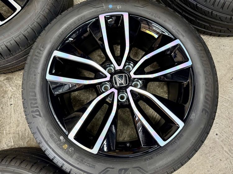 ล้อแม็ก HONDA HRV RS ขอบ 18” ถอดป้ายแดง ยาง BRIDGESTONE 225-50R18 ปี 25 สีเส้นหน้ายางยังอยู่ครบ รูปที่ 6