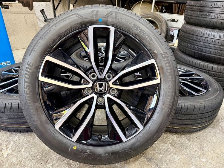 18" ล้อแม็ก HONDA HRV RS ขอบ 18” ถอดป้ายแดง ยาง BRIDGESTONE 225-50R18 ปี 25 สีเส้นหน้ายางยังอยู่ครบ