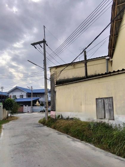 ใช่ ขายโกดังเมืองชลบุรีห้วยกะปิพท.1ไร่19ตรว.สร้างเต็มพืันที่มีบ้านคนงานด้านหลังที่ดินติดถนน2ด้านราคานี้น่าสนใจมากๆ