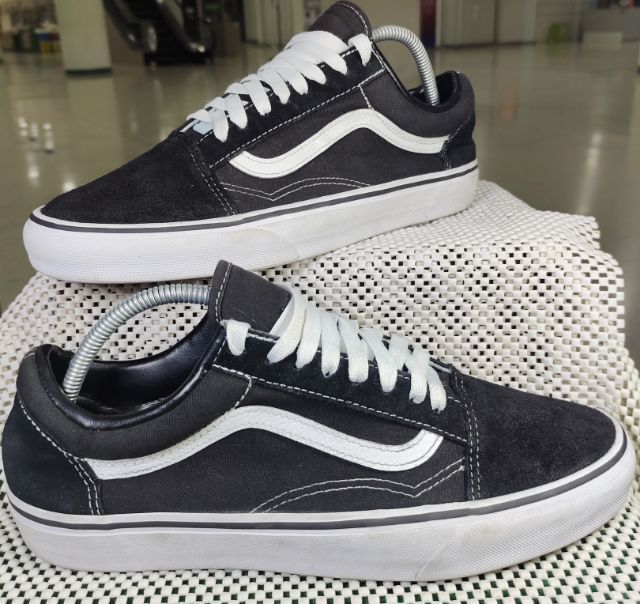 รองเท้า💥 VANS💥ของแท้‼️หนังกลับ สีดำ พื้นเดิมๆ สวยๆ สภาพดี💥ไซร์ 43 รูปที่ 2