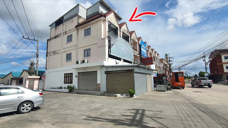 ให้เช่าตึกพาณิชย์ 3 ชั้น +พร้อมห้องย่อย 9 ห้อง ทำเลดี ใกล้นิคมฯWHA2-3 โซนจีน , ชลบุรี รูปที่ 3