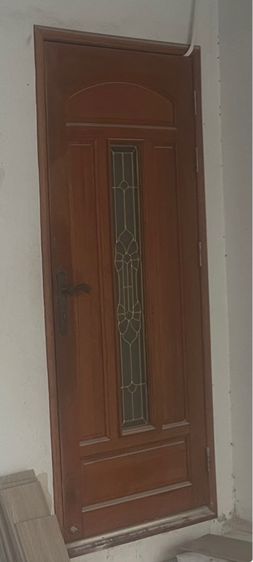 ประตูหน้าต่างไม้สัก