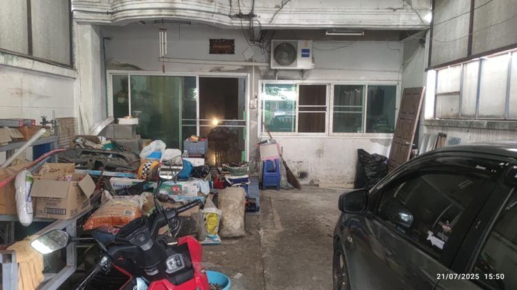 อื่นๆ ไม่มี สร้างเสร็จก่อน 2010 ขายทาวเฮาส์ นวมินทร์90 32 ตร.ว. ตามสภาพ ราคา 1.5 ล้านบาท รูปที่ 3