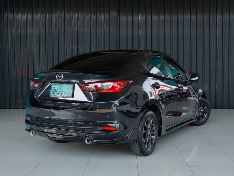 Mazda Mazda 2 2022 1.3 Skyactiv-G S Leather Sedan Sedan เบนซิน ไม่ติดแก๊ส เกียร์อัตโนมัติ ดำ รูปที่ 4