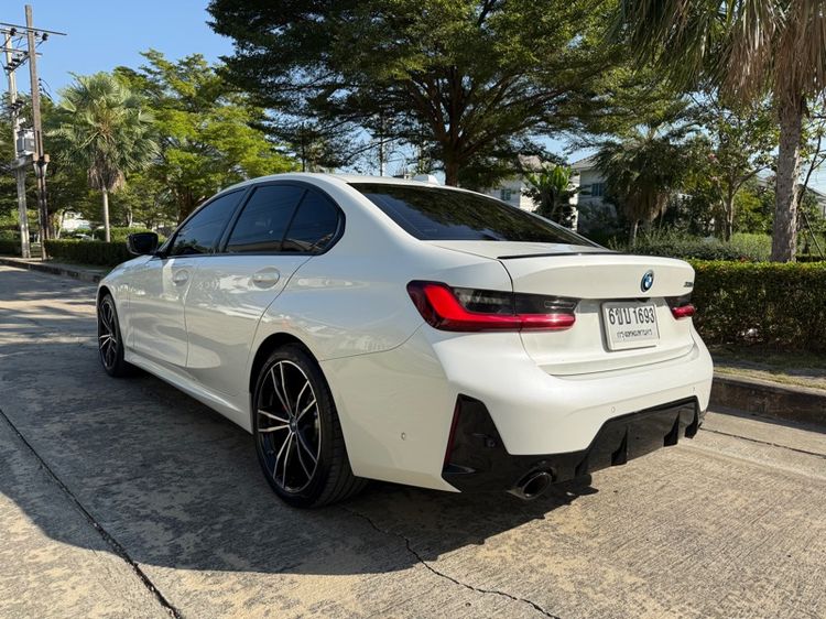 BMW Series 3 2024 330e Sedan ไฮบริด ไม่ติดแก๊ส เกียร์อัตโนมัติ ขาว รูปที่ 3