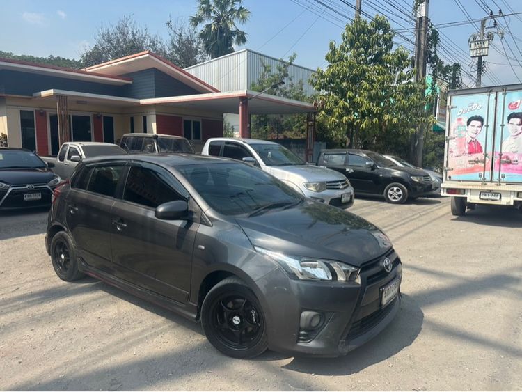 รถ Toyota Yaris 1.2 E สี เทา