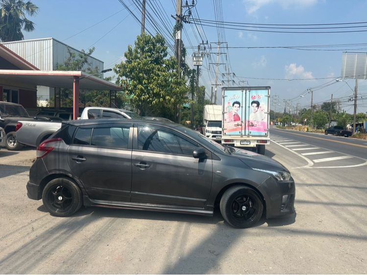 Toyota Yaris 2015 1.2 E Sedan เบนซิน ไม่ติดแก๊ส เกียร์อัตโนมัติ เทา รูปที่ 3