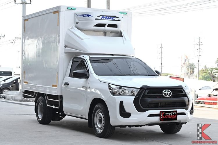 รถ Toyota Hilux Revo 2.4 Entry สี ขาว