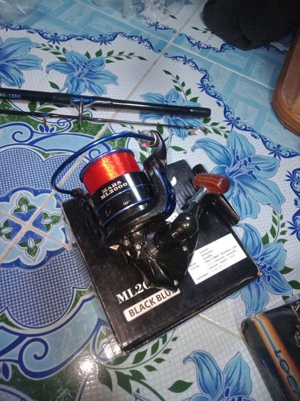 ขายครับรอกพร้อมกล่องกับคันเบ็ดหน้าดิน8ฟุต สนใจทักแชทดูรูปสินค้าเพิ่มเติมได้ครับไม่มีตำหนิมีแต่ฝุ่น ซื้อมาไม่เคยได้ไปตกแค่ลองใส่ประกอบ รูปที่ 2