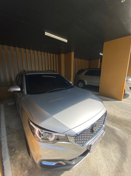 MG ZS 2019 1.5X+ Sunroof Utility-car เบนซิน เกียร์อัตโนมัติ เงิน รูปที่ 3