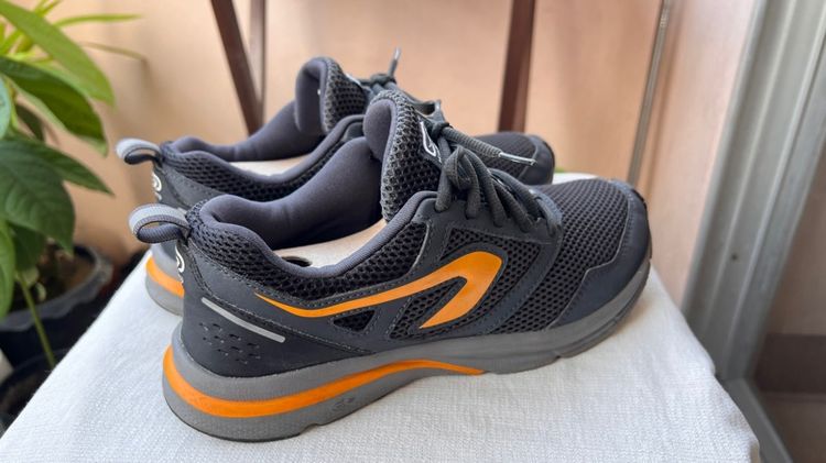 รองเท้าวิ่ง Kalenji รุ่น Run Active (สีดำ-ส้ม) รูปที่ 2