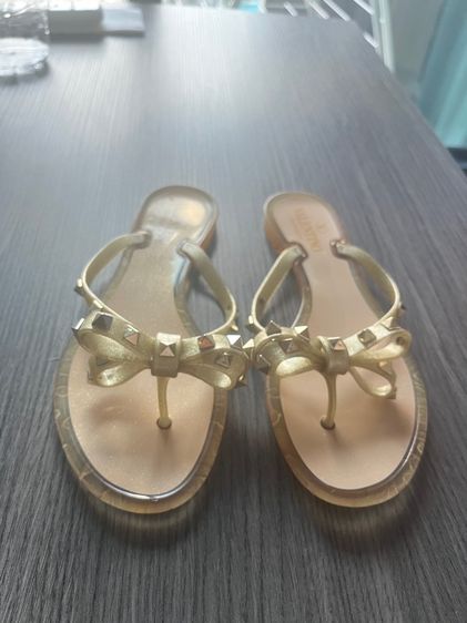 รองเท้าแตะ Valentino 