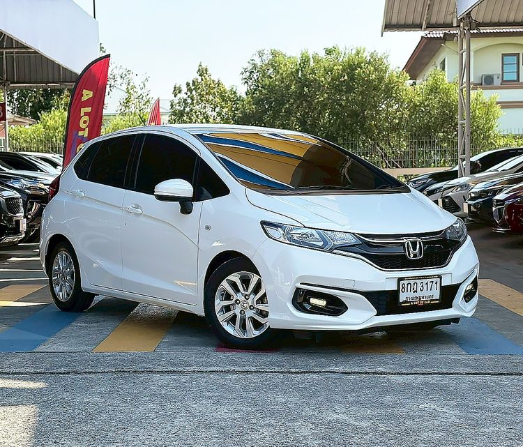 รถ Honda Jazz 1.5 V+ สี ขาว