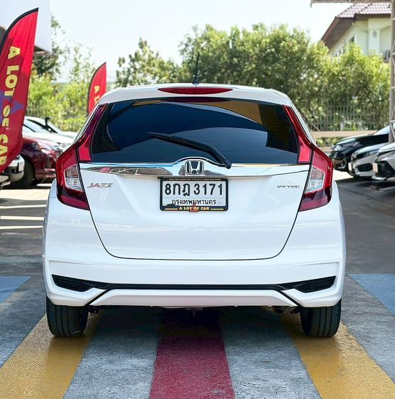 Honda Jazz 2018 1.5 V+ Sedan เบนซิน ไม่ติดแก๊ส เกียร์อัตโนมัติ ขาว รูปที่ 4