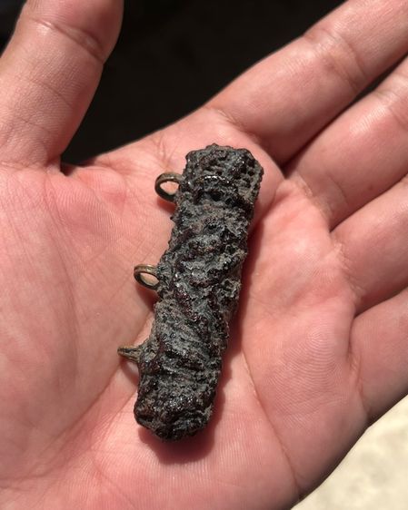 เปิดตะกรุด3ห่วง 2.5นิ้วไม่ทราบที่(มีสินค้าหลายรายการกดเข้ามาดูในโปรไฟล์ได้เลยครับ)