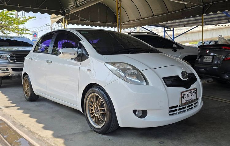 รถ Toyota Yaris 1.5 E Limited สี ขาว