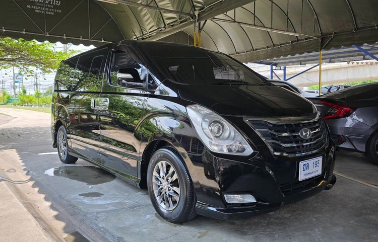 รถ Hyundai H-1  2.5 Deluxe สี ดำ