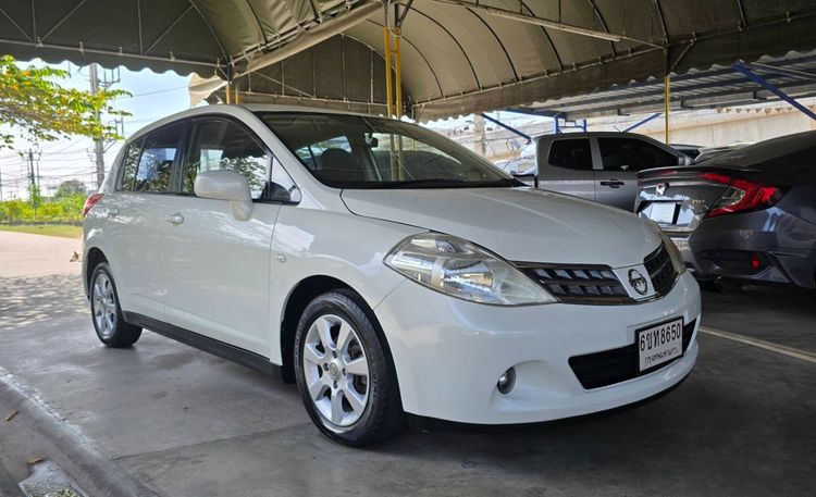 รถ Nissan Tiida 1.8 G สี ขาว