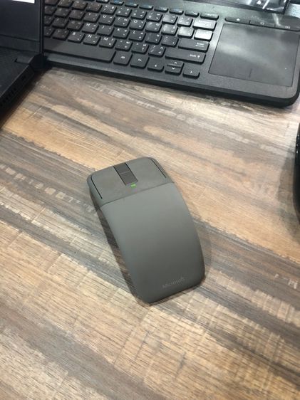 เม้าส์ และคีย์บอร์ด Microsoft Arc Touch Bluetooth Mouse