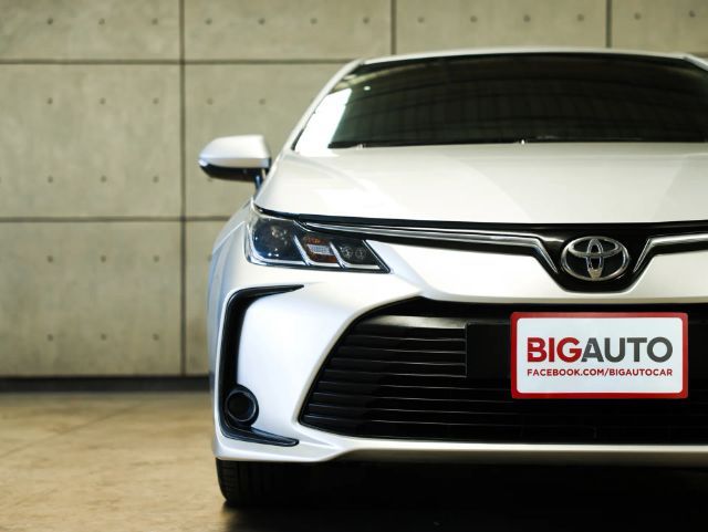 รถ Toyota Corolla 1.6 สี เทา