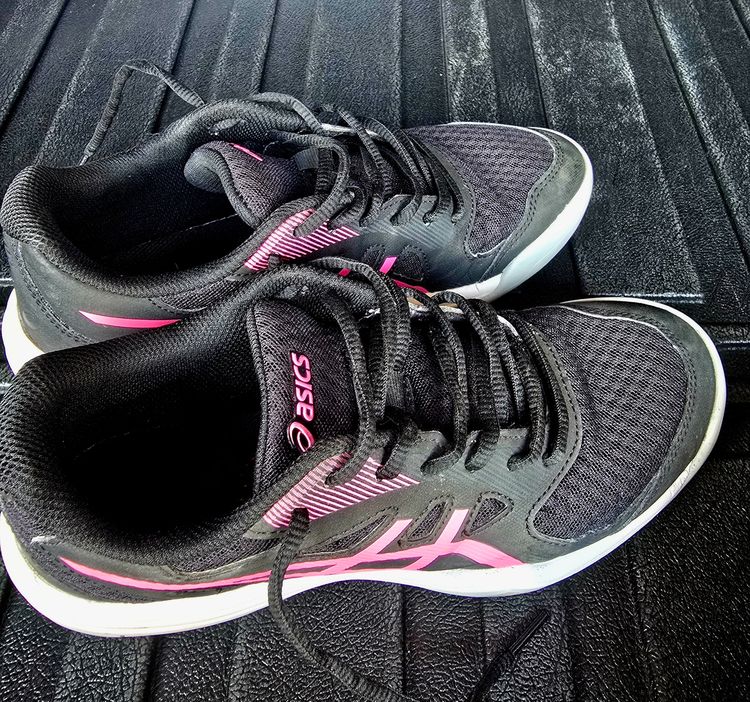 Asics upcourt 5 แท้  ไซด์ 39 สภาพดี ราคา 700  รูปที่ 6