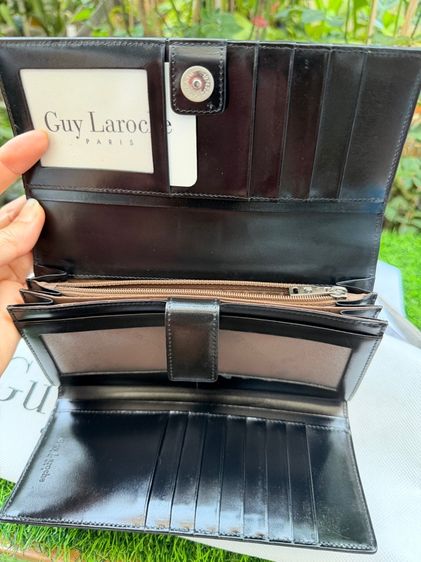 Guy Laroche มือสอง กระเป๋าสตางค์ใบยาว 3 พับ หนังแท้ สีดำ พร้อมกล่อง รูปที่ 16