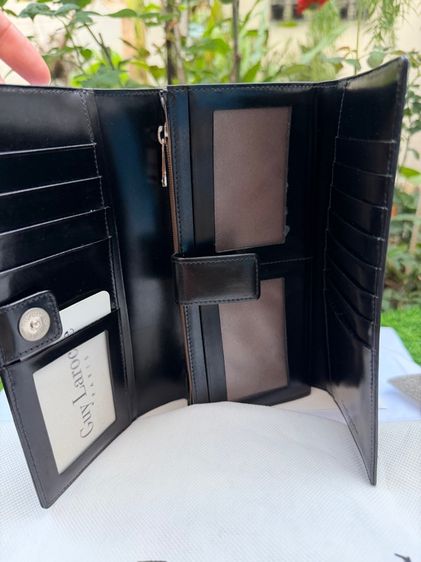 Guy Laroche มือสอง กระเป๋าสตางค์ใบยาว 3 พับ หนังแท้ สีดำ พร้อมกล่อง รูปที่ 13