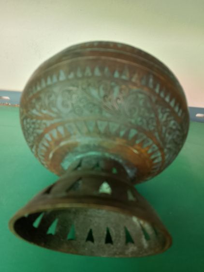 แจกันทองเหลืองเก่าแก่ รูปที่ 6