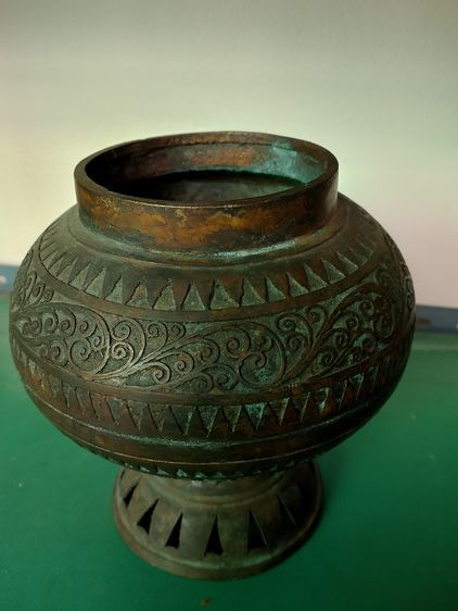 แจกันทองเหลืองเก่าแก่ รูปที่ 5