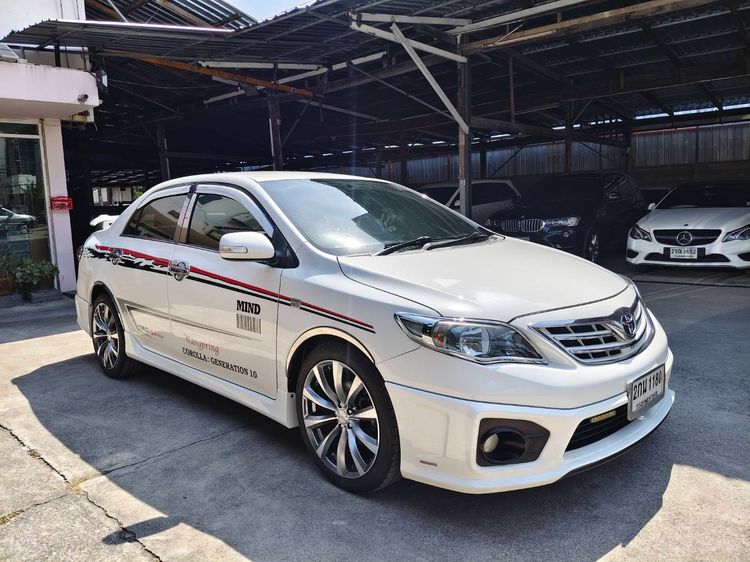 รถ Toyota Altis 1.8 TRD Sportivo สี ขาว