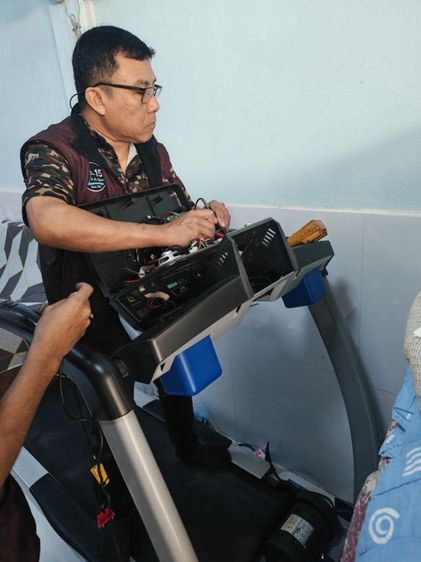 ช่างซ่อมลู่วิ่งไฟฟ้าLifespan​TR5000i ช่างซ่อมลู่วิ่งไฟฟ้าพระโขนง​ ซ่อมได้ทุกรุ่น​ ทุกยี่ห้อ​ ทุกอาการบริการถึงบ้านท่านทั่วไทย รูปที่ 9