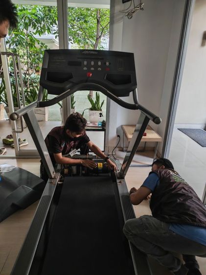 ช่างซ่อมลู่วิ่งไฟฟ้า​Life​fitness​ U.S.Aช่างซ่อมลู่วิ่งไฟฟ้าสุขุมวิท24 ซ่อมได้ทุกรุ่น​ ทุกยี่ห้อ​ ทุกอาการบริการถึงบ้านท่านทั่วไทย รูปที่ 5
