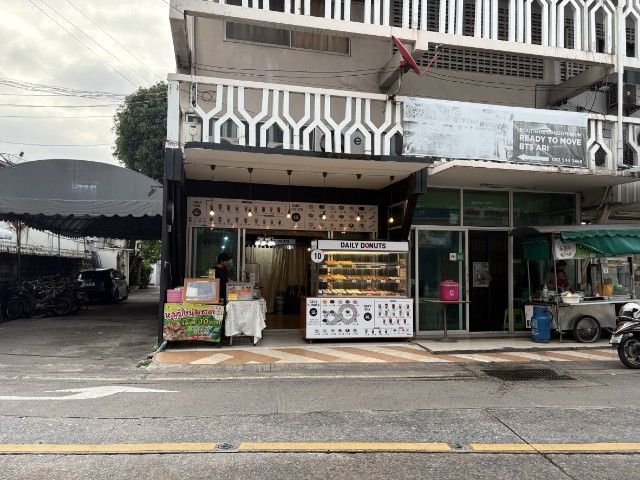 เฟรนชายกาแฟและโดนัท รูปที่ 7