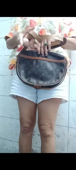 กระเป๋าถือสะพายหลัยส์จูนเลิกผลิตแล้ว