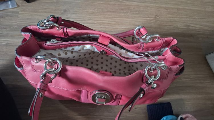 กระเป๋าสะพาย ยี่้ห้อ COACH  ของแท้ ไม่เคยใช้ รูปที่ 3