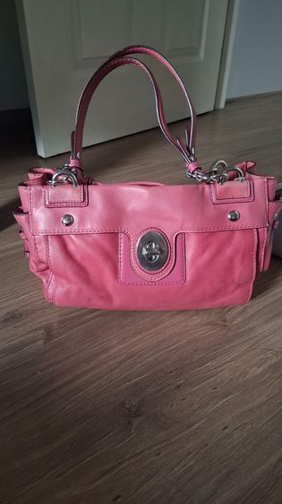 กระเป๋าสะพาย ยี่้ห้อ COACH  ของแท้ ไม่เคยใช้ รูปที่ 2