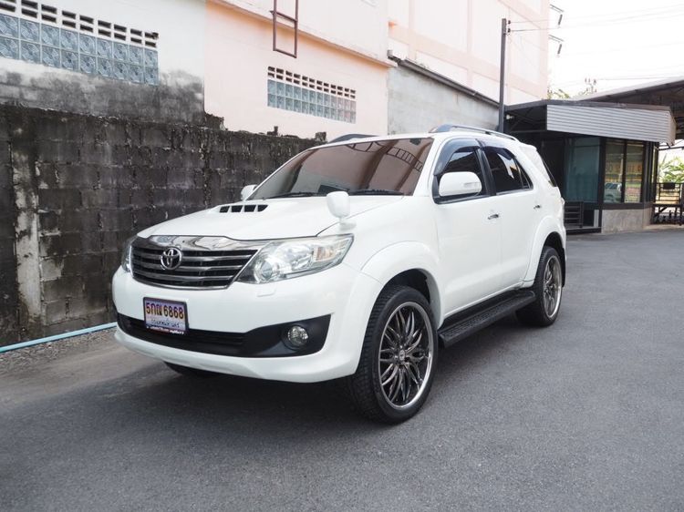 Toyota Fortuner 2013 3.0 V 4WD Utility-car ดีเซล ไม่ติดแก๊ส เกียร์อัตโนมัติ ขาว รูปที่ 2