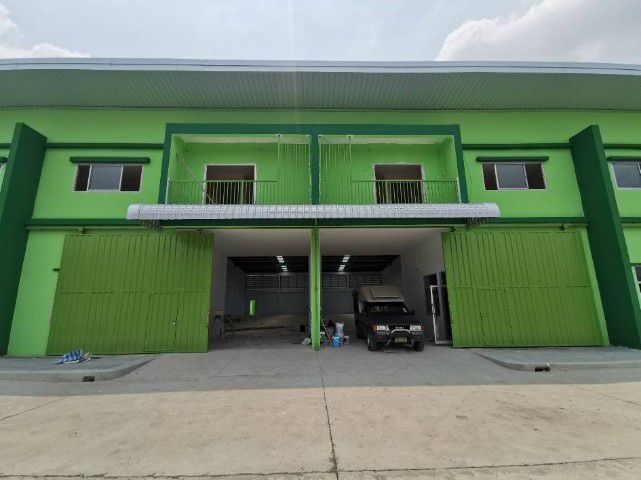 ให้เช่าโกดังทำเลดี ติดถนนใหญ่