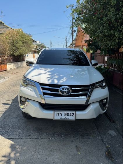 Toyota Fortuner 2016 2.4 V Van ดีเซล เกียร์อัตโนมัติ ขาว