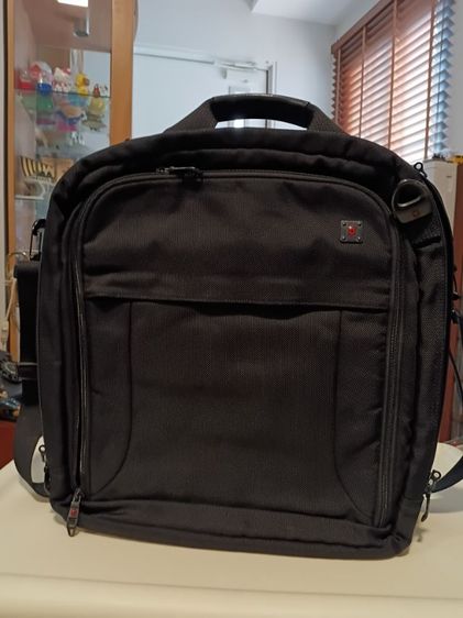 กระเป๋าสะพาย Victorinox