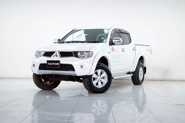 รถ Mitsubishi Triton 2.4 GLX Plus สี ขาว