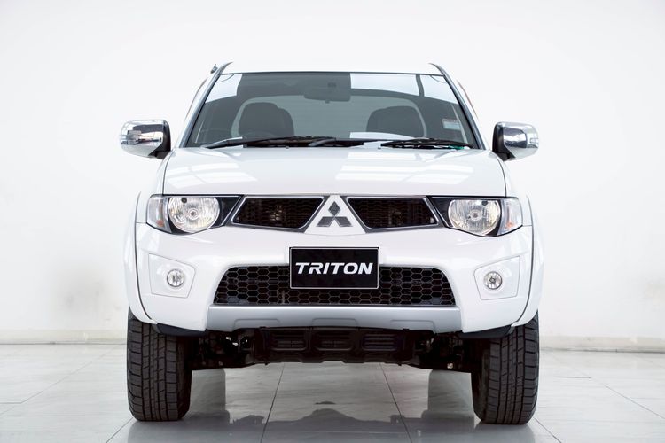 Mitsubishi Triton 2014 2.4 GLX Plus Pickup เบนซิน LPG เกียร์ธรรมดา ขาว รูปที่ 4