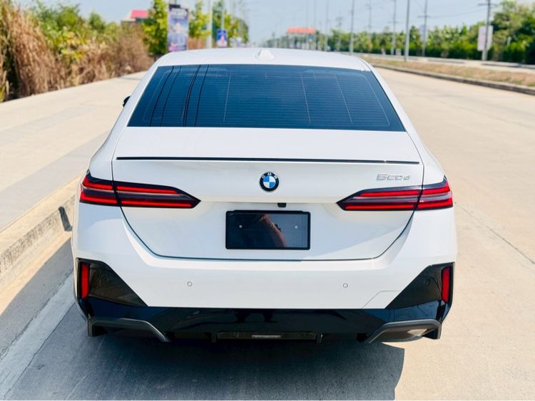 BMW Series 5 2024 520d Sedan ดีเซล ไม่ติดแก๊ส เกียร์อัตโนมัติ ขาว รูปที่ 4