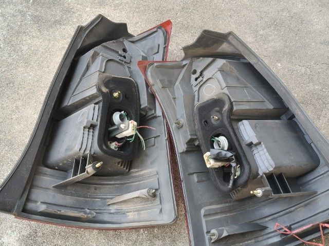 ขายไฟท้าย Toyota wish ใช้งานได้ปกติ มีตำหนิตามรูปคับ รูปที่ 2