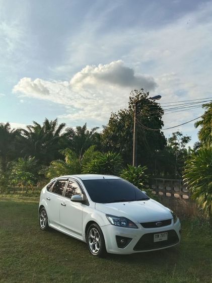 รถ Ford Focus 2.0 Sport Plus สี ขาว