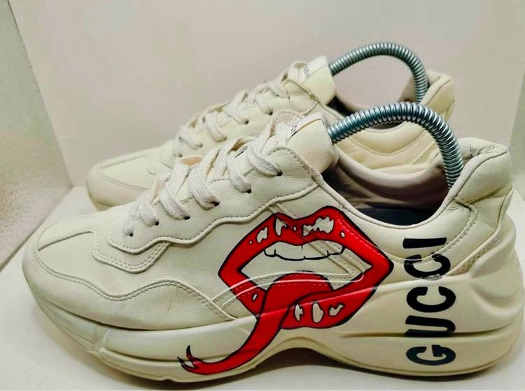 รองเท้า